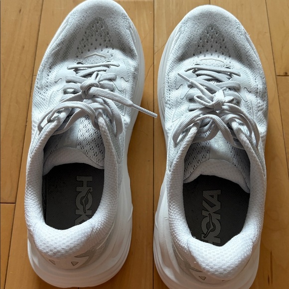 Hoka Clifton 10, Cosmic Grey / Stardust (light grey / silver), size 7.5 - Picture 5 of 16